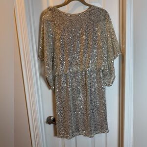 Old Hollywood Glam Sparkling Jessica Howard Gold Sequin Flutter Sleeve Eve Dress